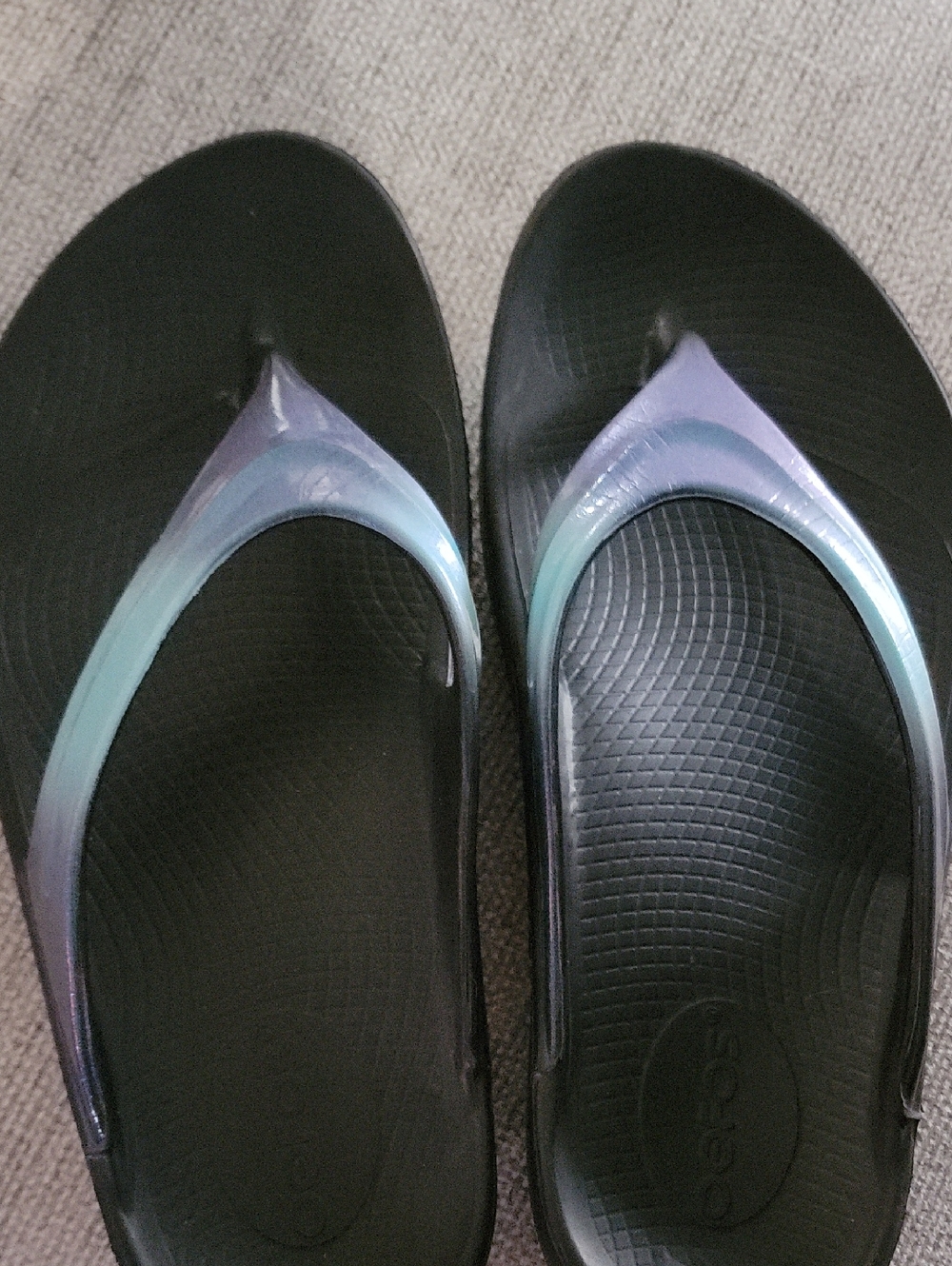 Oofos Blue Flip Flops Sz 7 - Picture 2 of 5